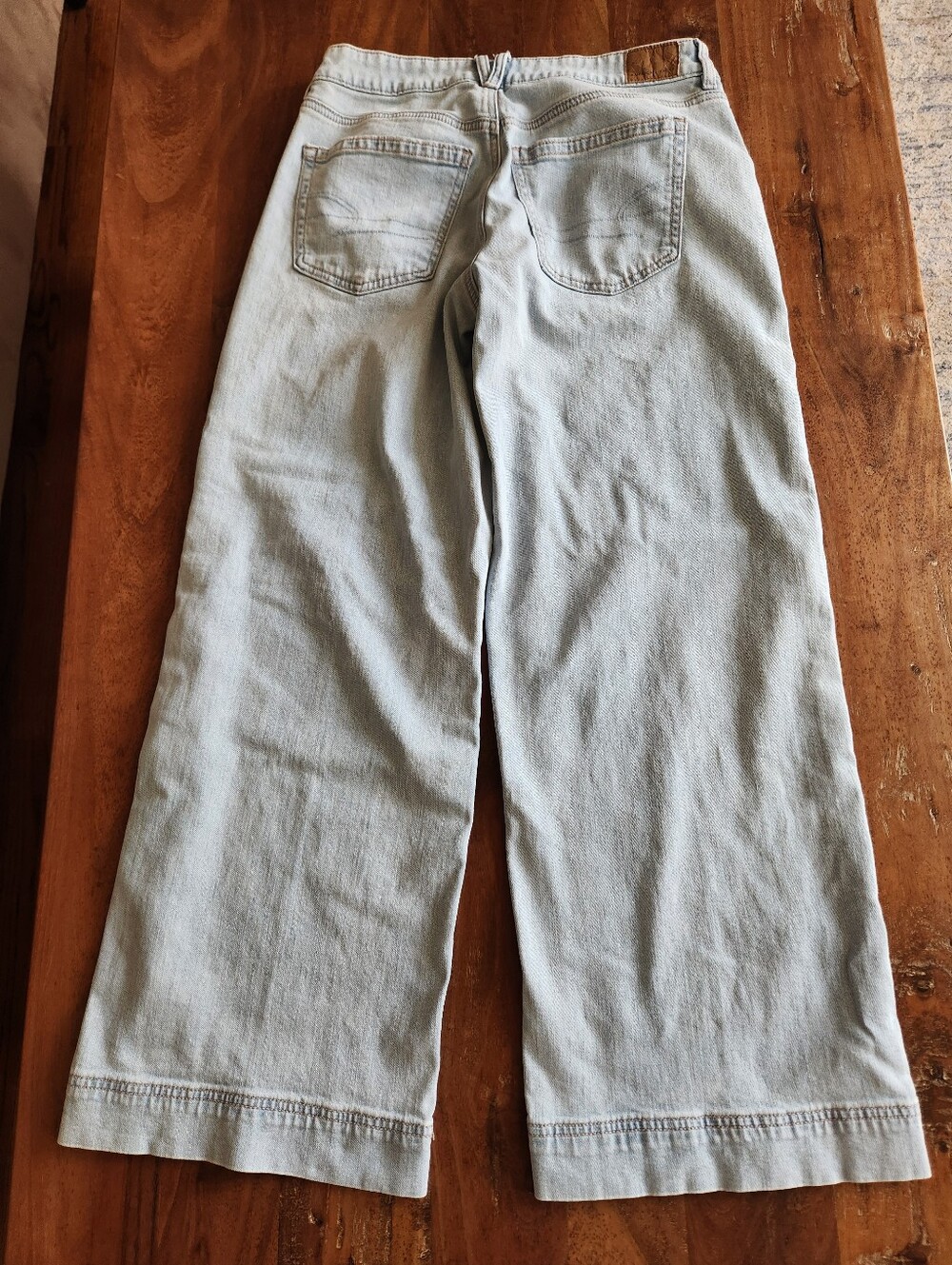 American Eagle Low Rise Wide-Leg Jeans In Faded Light Wash 4 - Picture 9 of 13